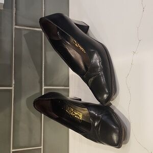 Ferragamo Black Leather pumps 7B